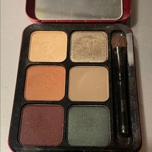 MAC Intriguing Scarlett 6 Warm Eyes